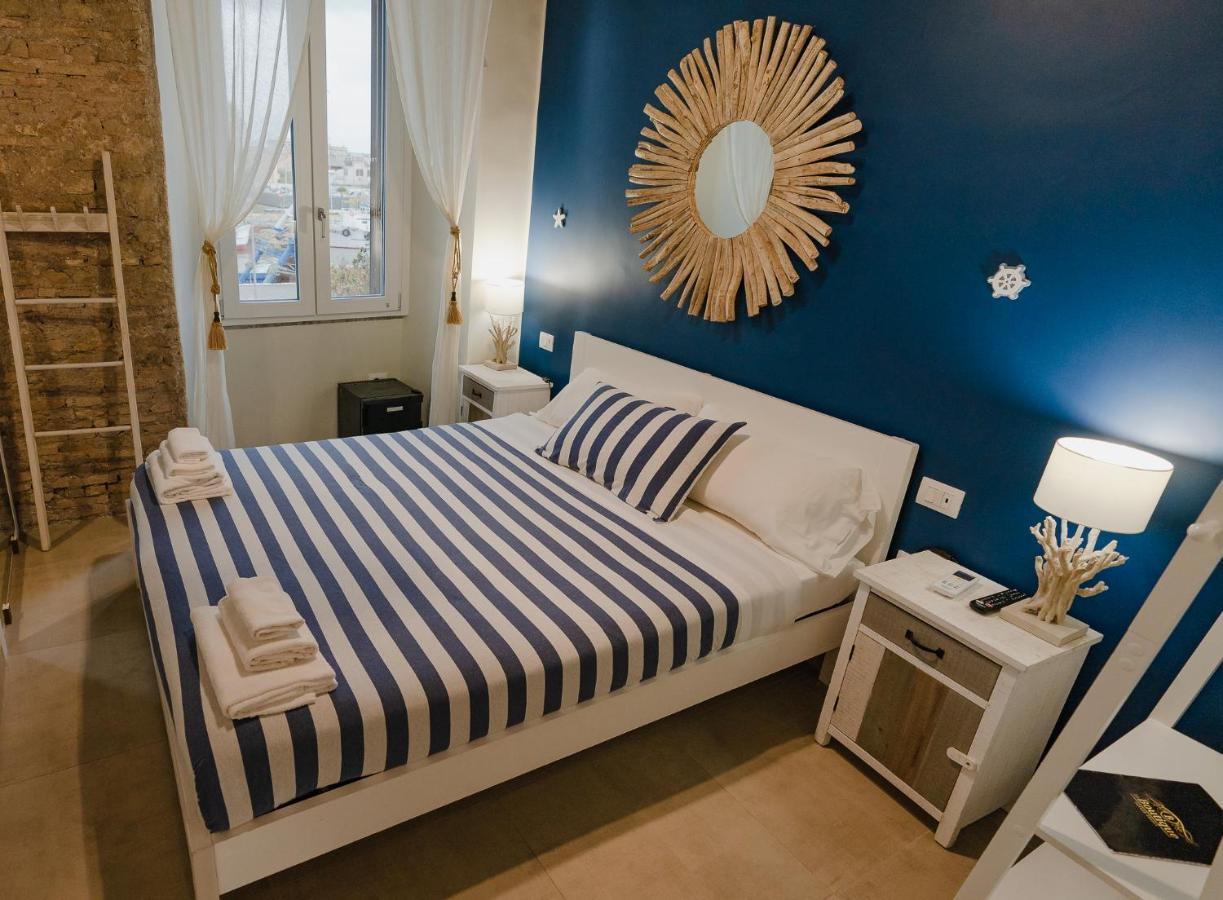 Le Boutique Luxury Rooms Diffused In Historic Center Fiumicino Exterior photo