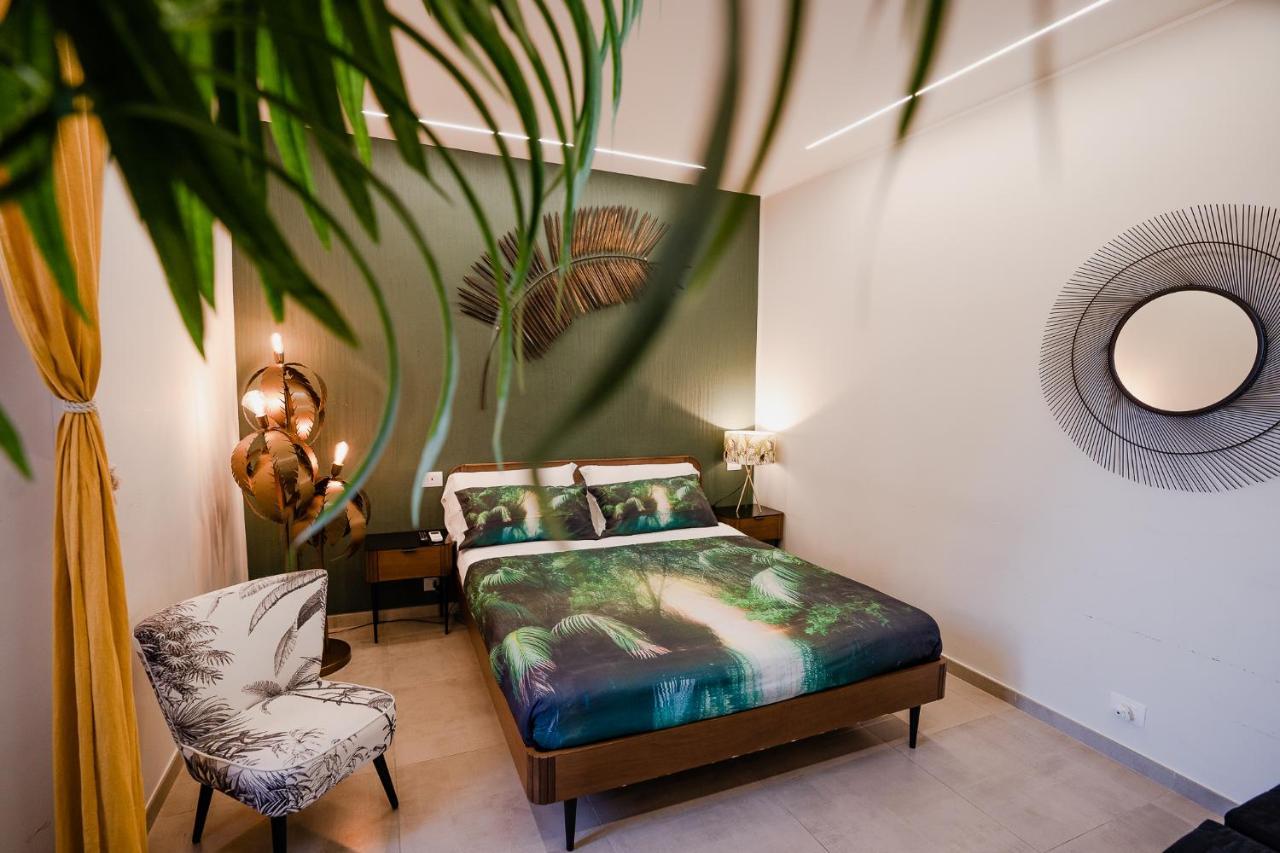 Le Boutique Luxury Rooms Diffused In Historic Center Fiumicino Exterior photo