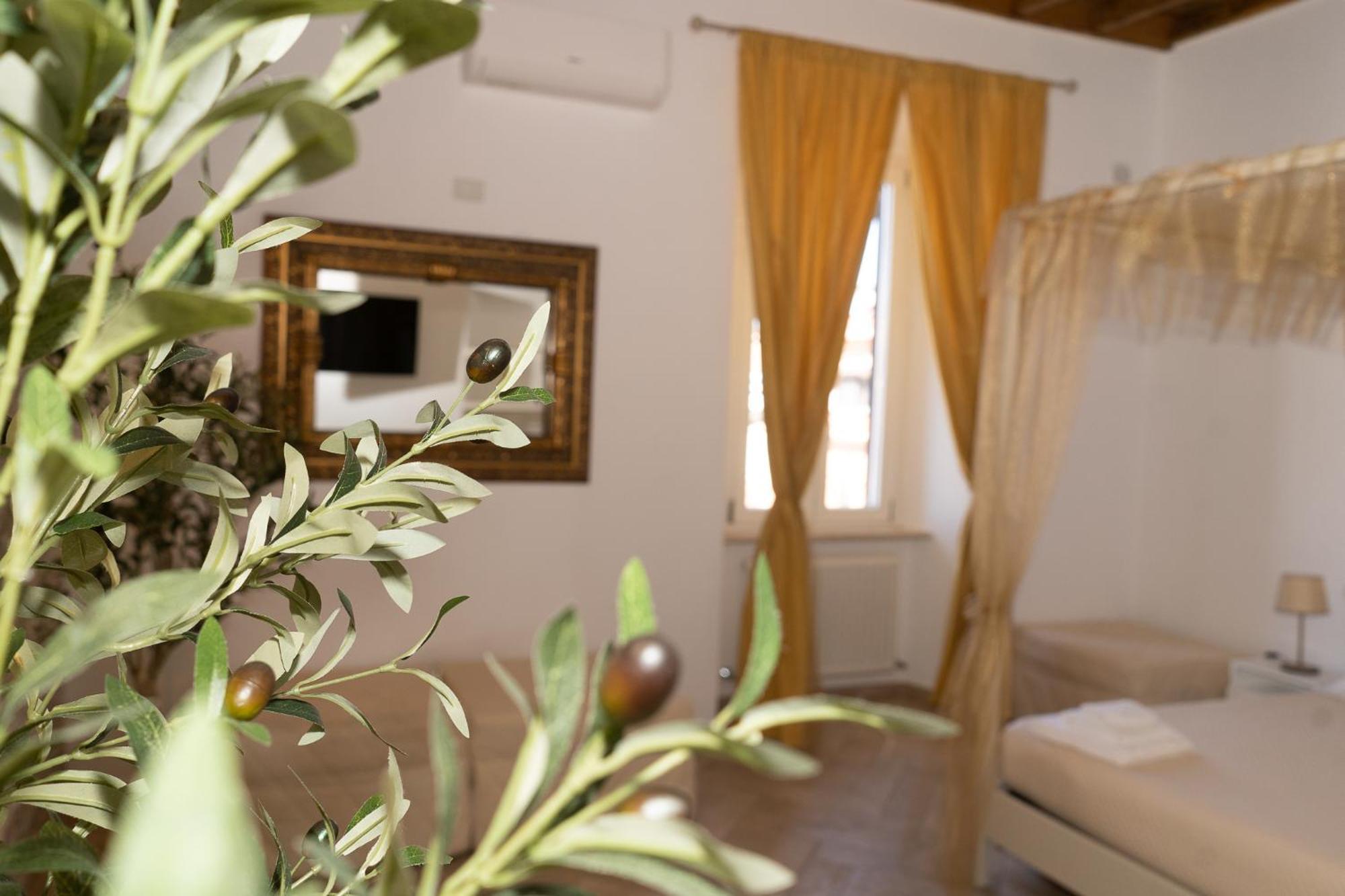 Le Boutique Luxury Rooms Diffused In Historic Center Fiumicino Exterior photo