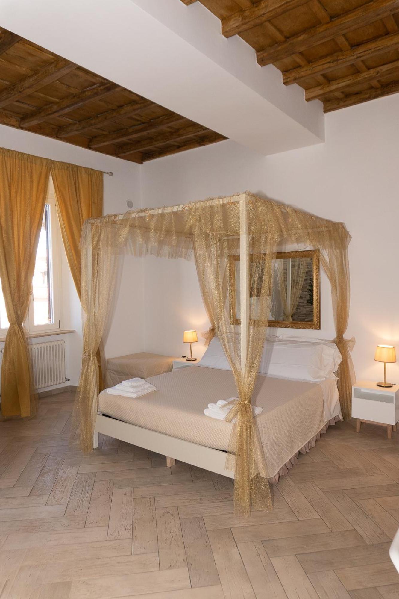 Le Boutique Luxury Rooms Diffused In Historic Center Fiumicino Exterior photo