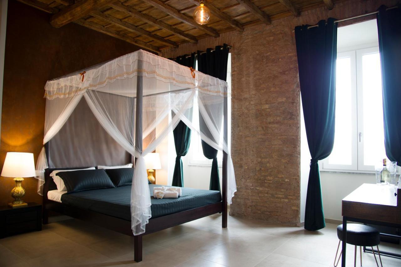 Le Boutique Luxury Rooms Diffused In Historic Center Fiumicino Exterior photo