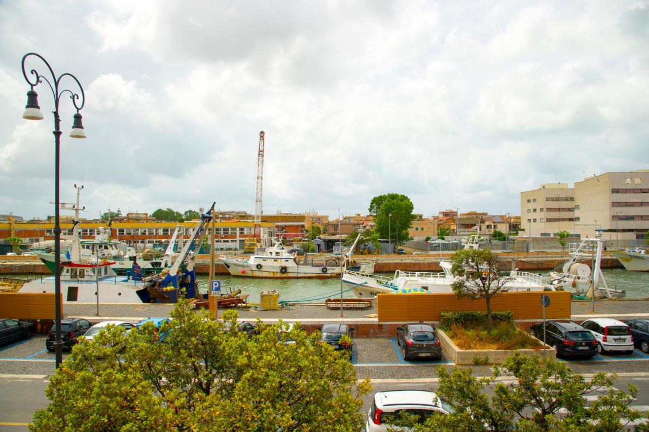 Le Boutique Luxury Rooms Diffused In Historic Center Fiumicino Exterior photo